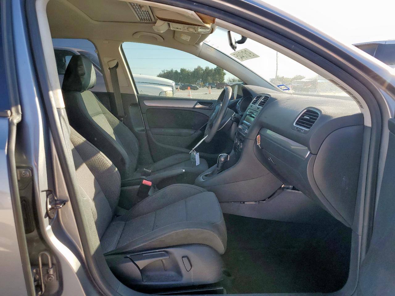 2011 Volkswagen Golf VIN: WVWDA7AJXBW197421 Lot: 91813445