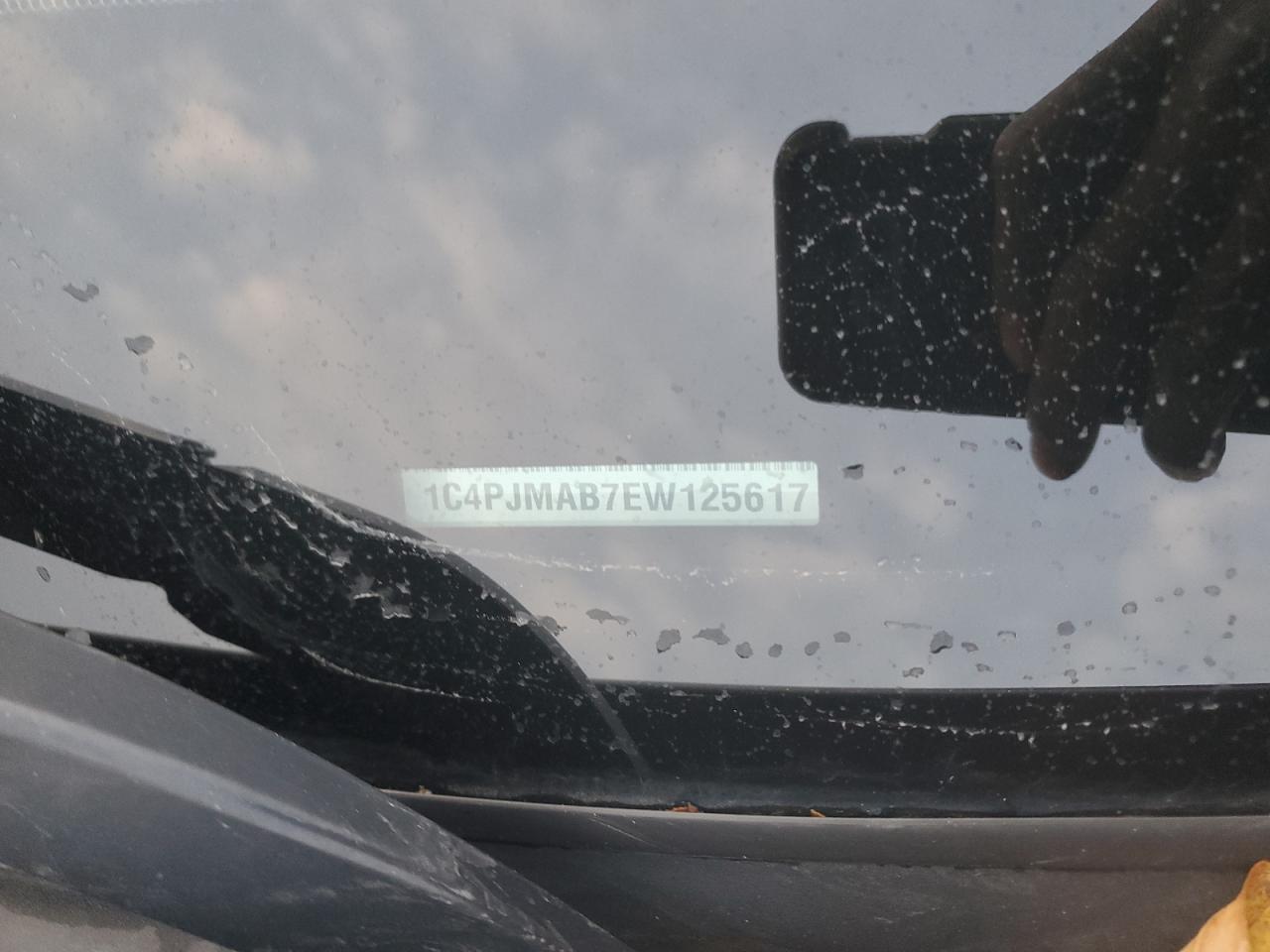 2014 Jeep Cherokee Sport VIN: 1C4PJMAB7EW125617 Lot: 92238605