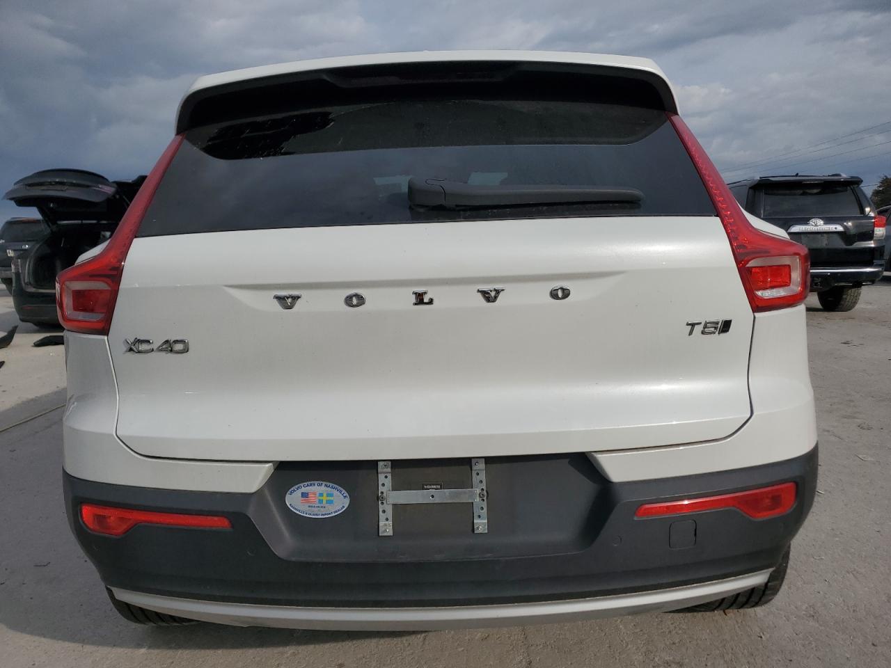 2022 Volvo Xc40 T5 Momentum VIN: YV4162UK9N2652506 Lot: 91680185