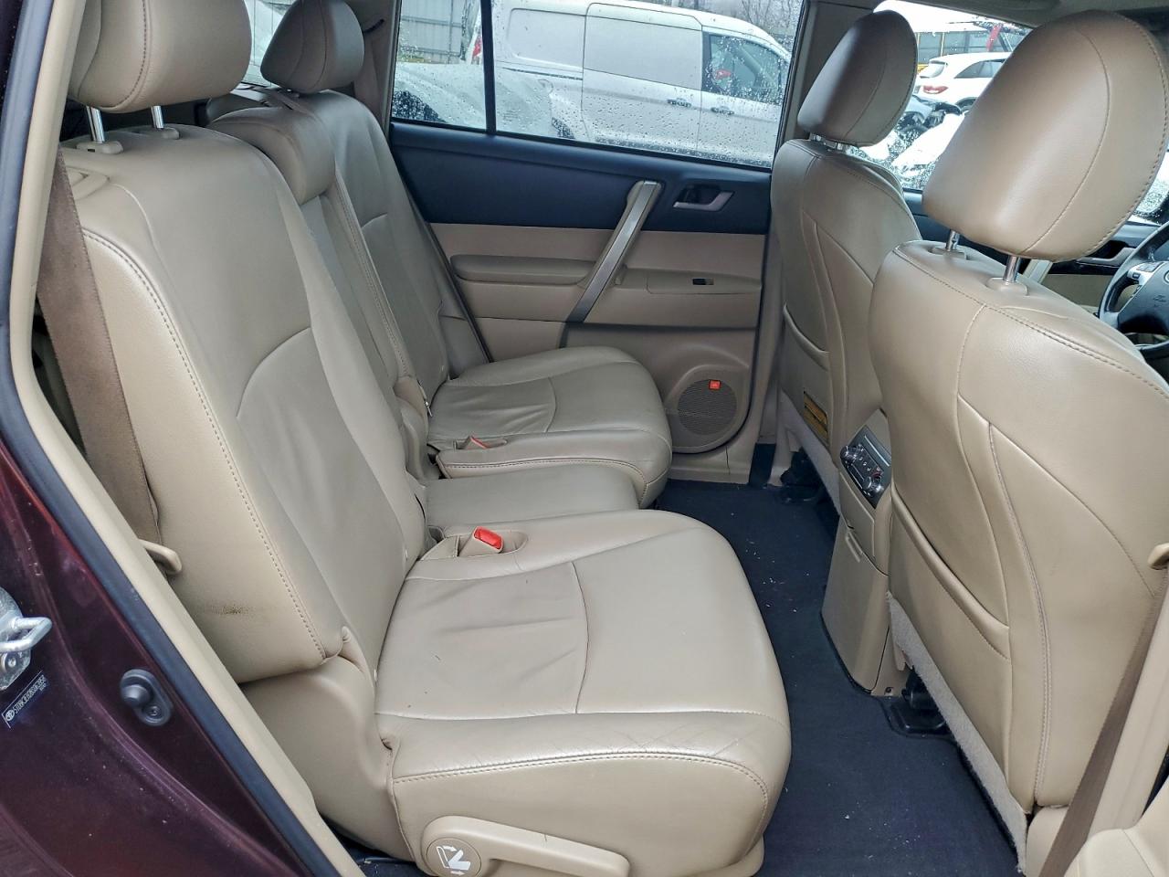 2011 Toyota Highlander Base VIN: 5TDBK3EH2BS063958 Lot: 93853145