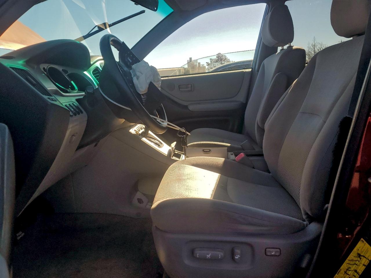 2004 Toyota Highlander Base VIN: JTEDP21A640040214 Lot: 93915075