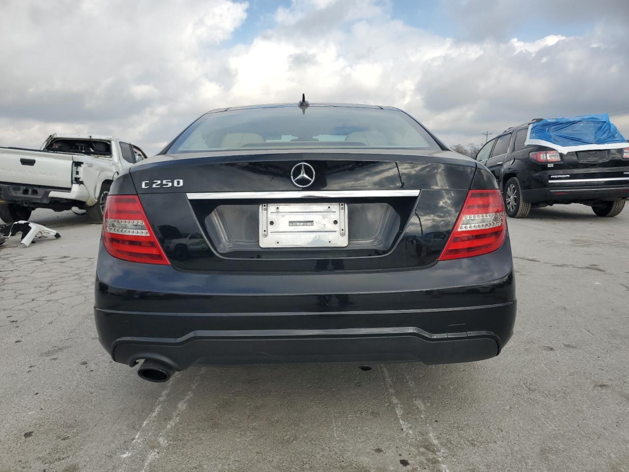 2013 Mercedes-Benz C 250 VIN: WDDGJ4HB6DF975782 Lot: 92499065