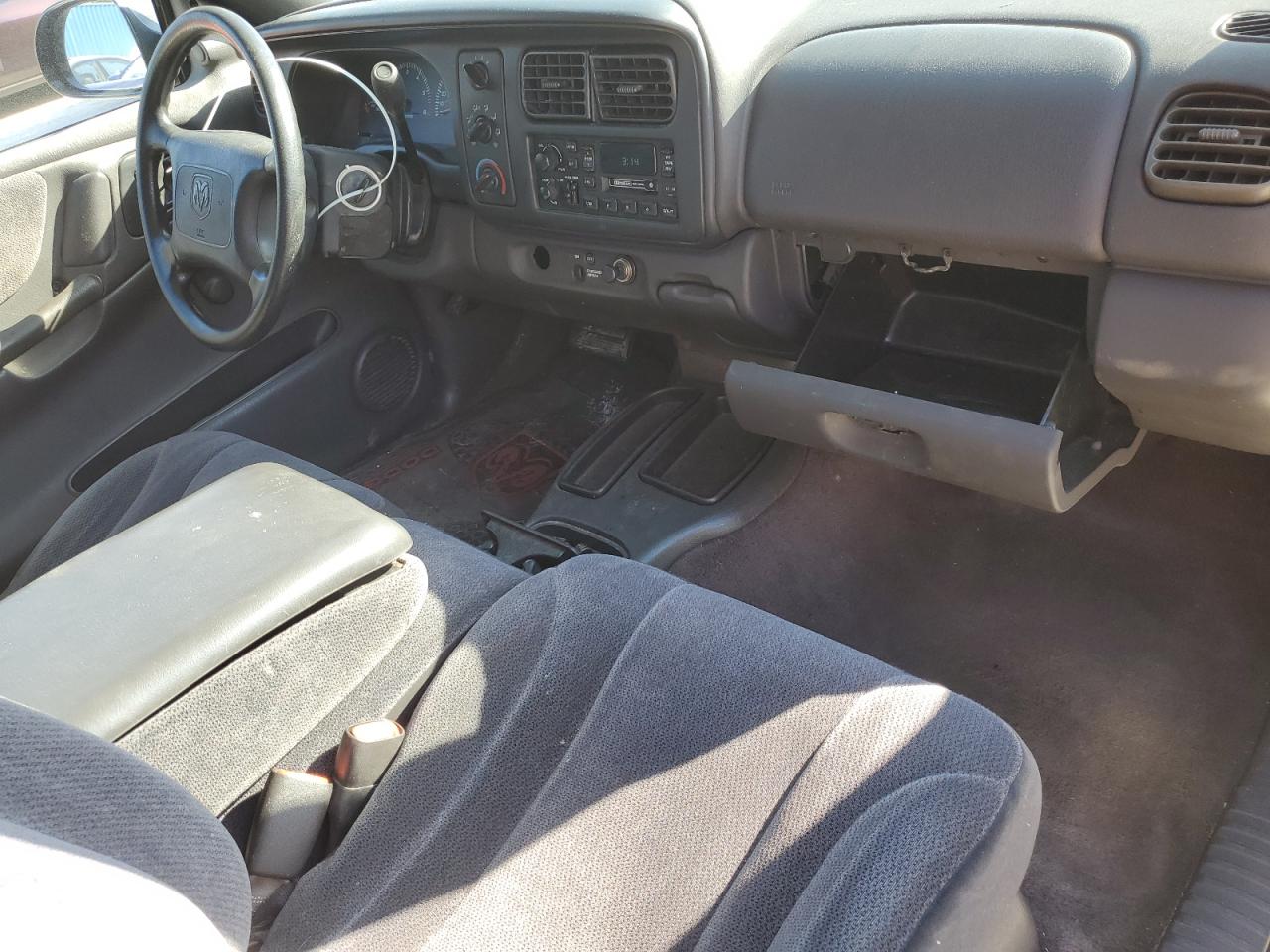 2000 Dodge Dakota VIN: 1B7GL22X8YS673081 Lot: 93415155