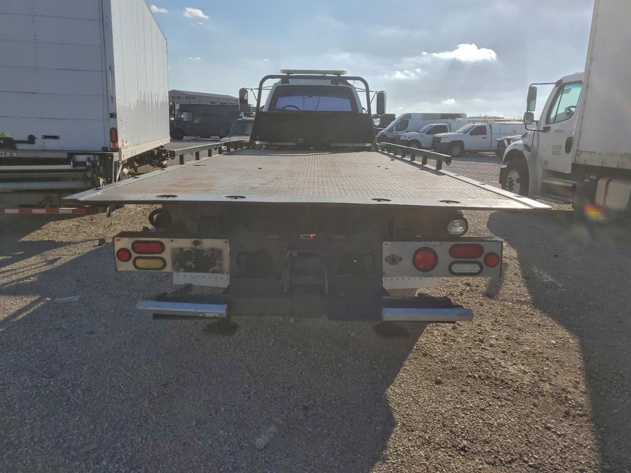 2002 Chevrolet C-Series C Rollback Truck VIN: 1GBJ7H1C82J502103 Lot: 93280575