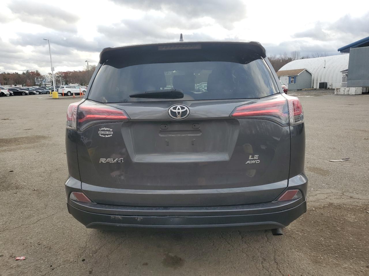 2018 Toyota Rav4 Le VIN: JTMBFREV4JJ218034 Lot: 92958815