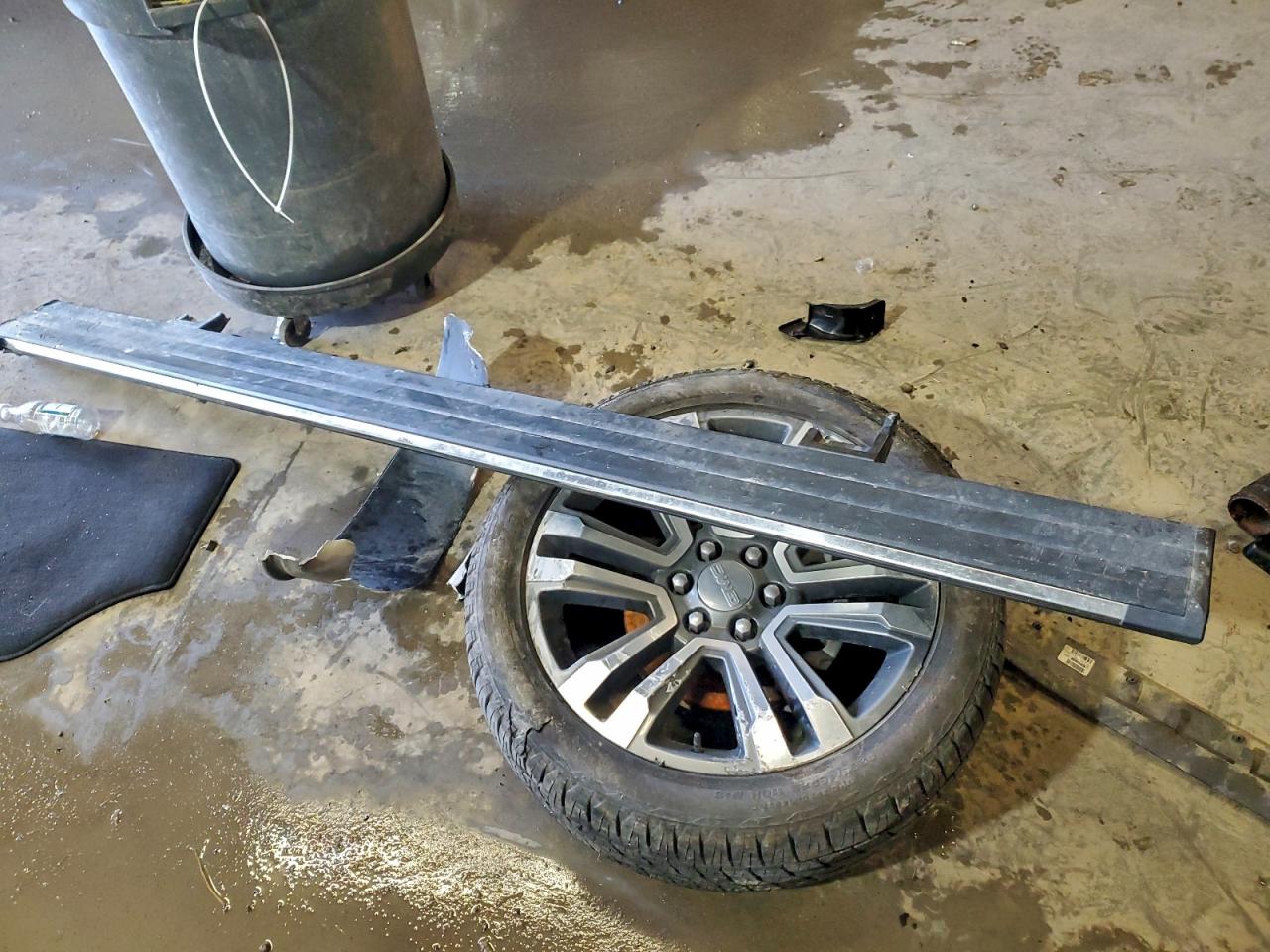 2018 GMC Yukon Xl Denali VIN: 1GKS2HKJ7JR402963 Lot: 92752975