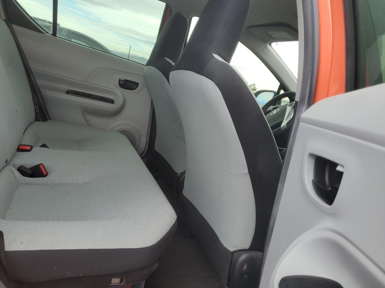 2013 Toyota Prius C VIN: JTDKDTB39D1036596 Lot: 92084715