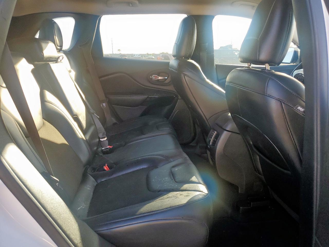 2020 Jeep Cherokee Latitude Plus VIN: 1C4PJLLB0LD553027 Lot: 92978595