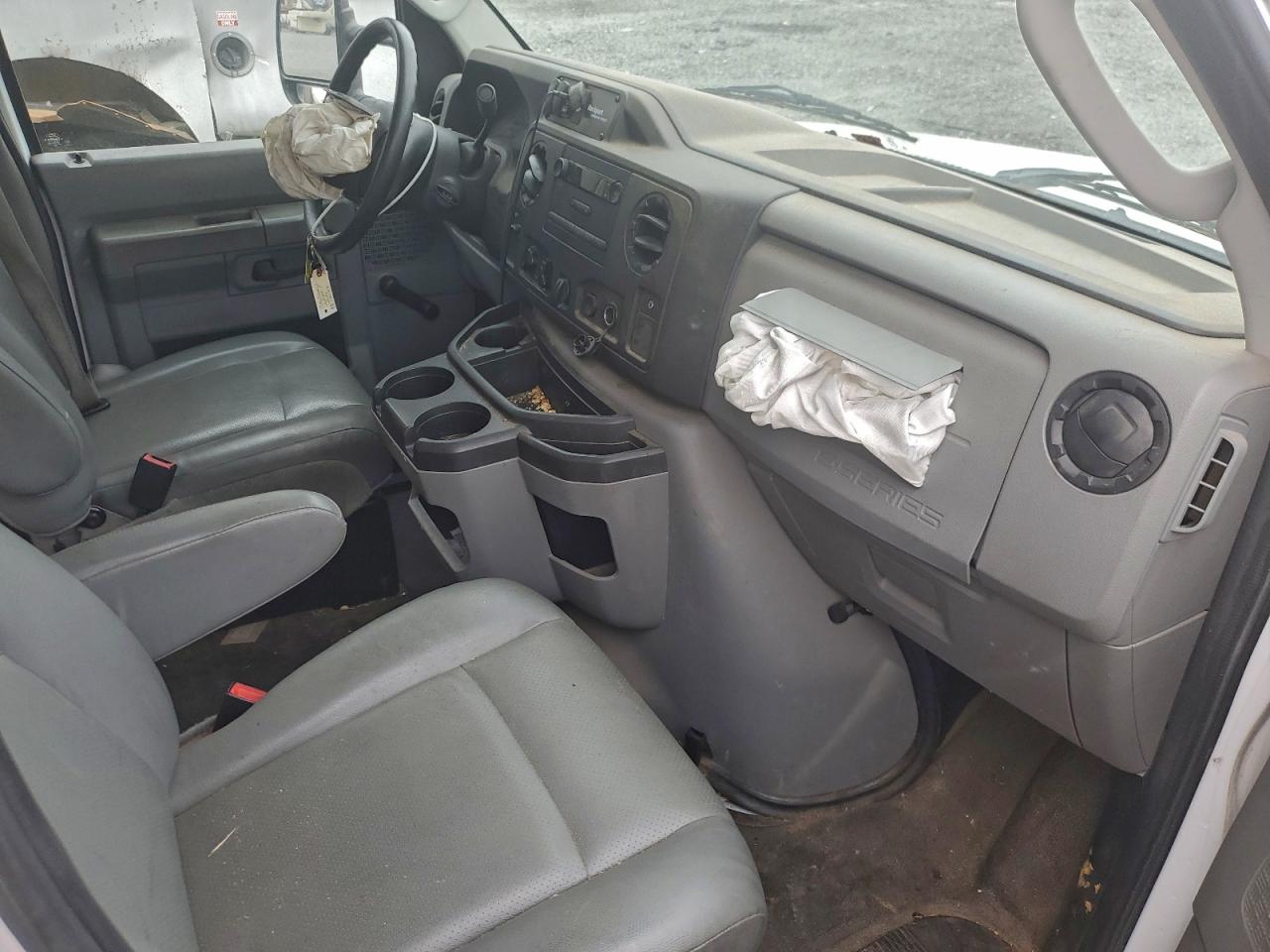 2019 Ford Econoline E450 Super Duty Cutaway Van VIN: 1FDXE4FS7KDC30013 Lot: 94131075