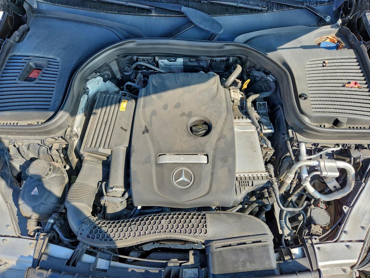 2017 Mercedes-Benz Glc 300 VIN: WDC0G4JB4HV008002 Lot: 92725395