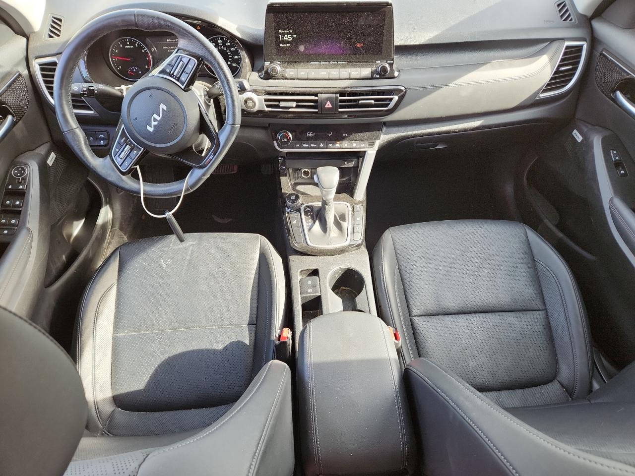 2023 Kia Seltos Sx VIN: KNDETCA22P7379437 Lot: 92053175