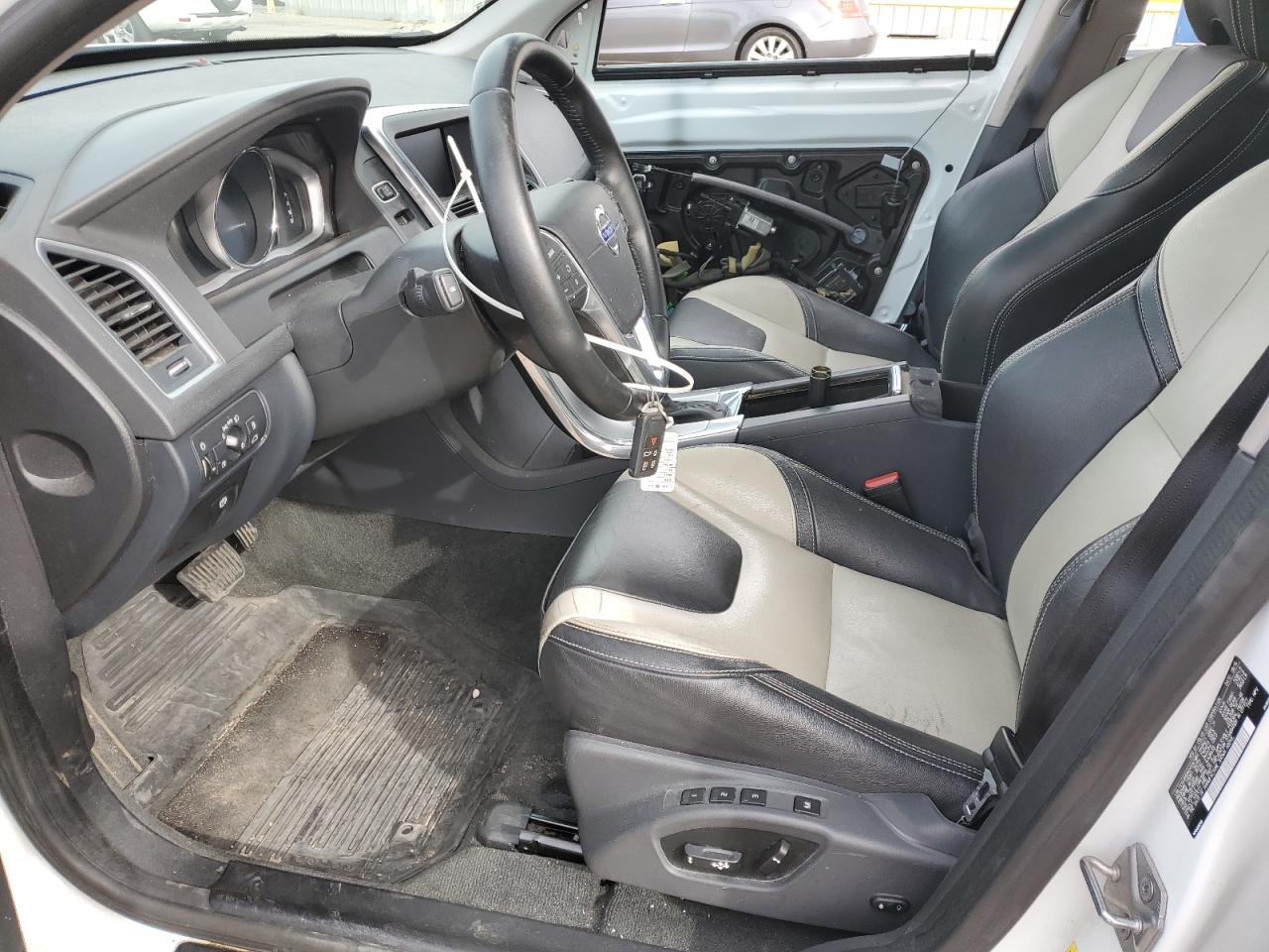 2017 Volvo Xc60 T6 Dynamic VIN: YV449MRR6H2047868 Lot: 93482995