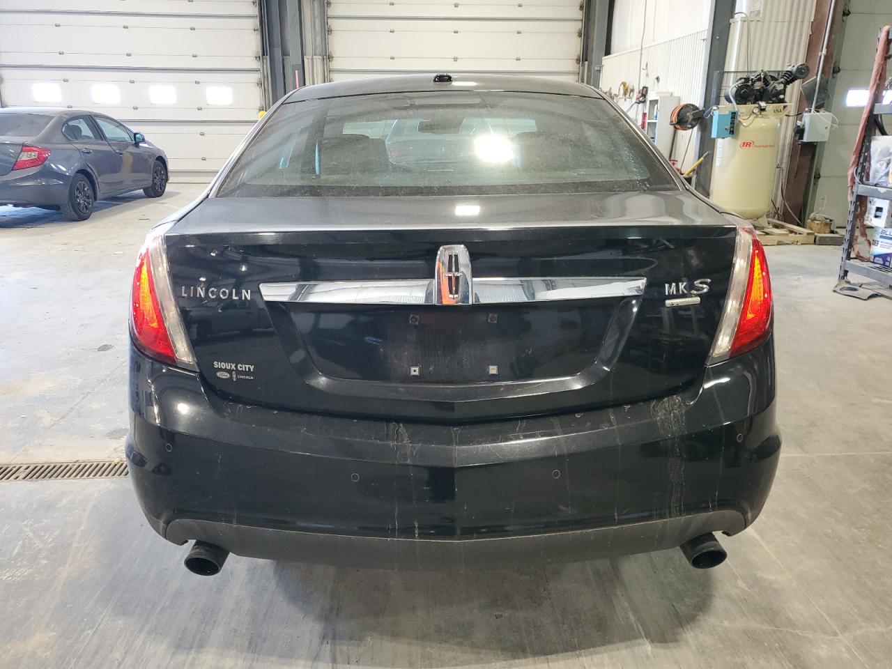 2010 Lincoln Mks VIN: 1LNHL9FT1AG608632 Lot: 92066585