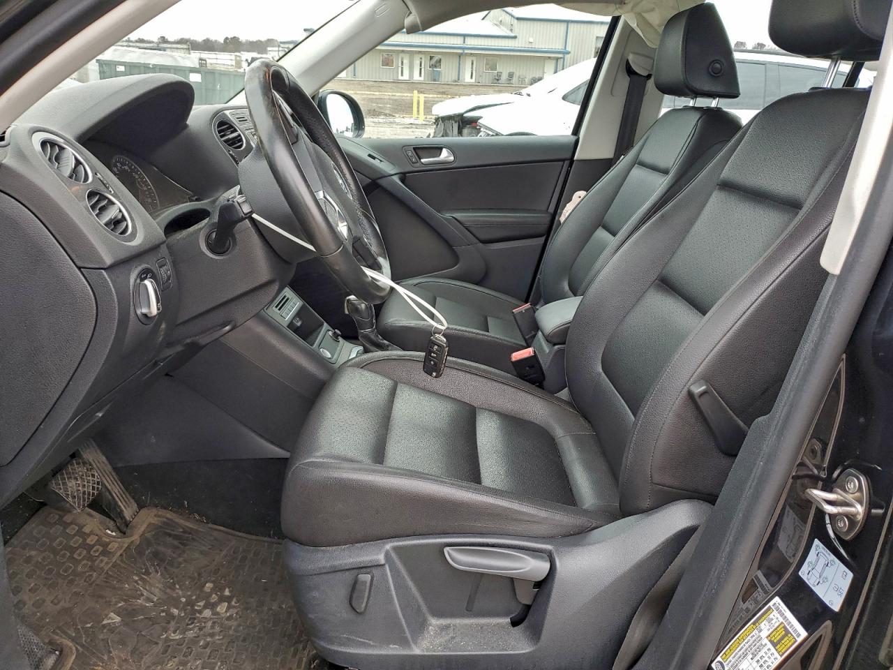 2016 Volkswagen Tiguan S VIN: WVGAV7AX5GW599877 Lot: 94147835