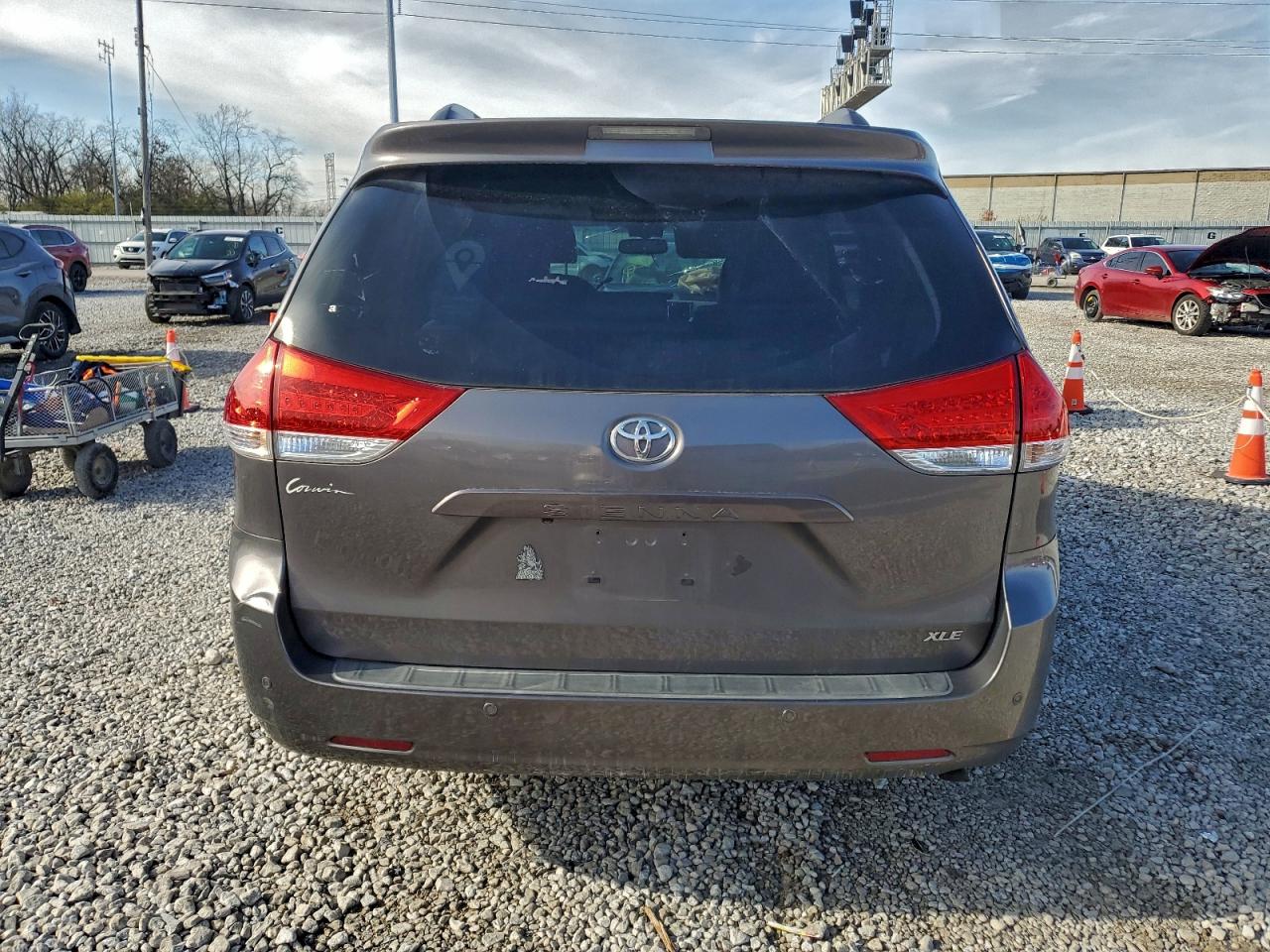 2011 Toyota Sienna Xle VIN: 5TDYK3DC9BS109527 Lot: 94238095