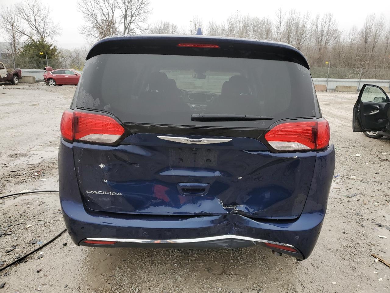 2017 Chrysler Pacifica Touring L VIN: 2C4RC1BG2HR537016 Lot: 93210935