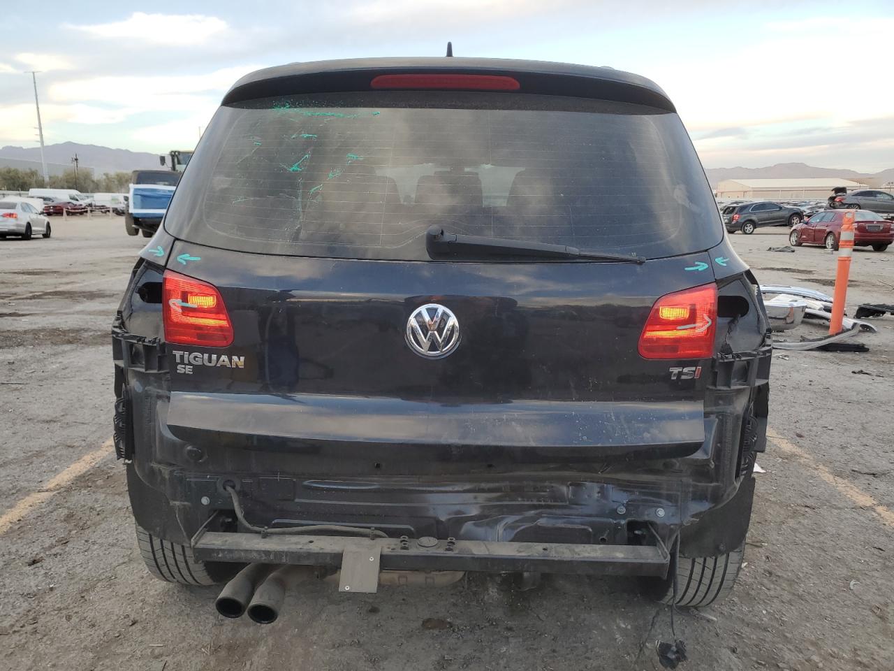 2017 Volkswagen Tiguan S VIN: WVGAV7AX6HK012370 Lot: 92508125