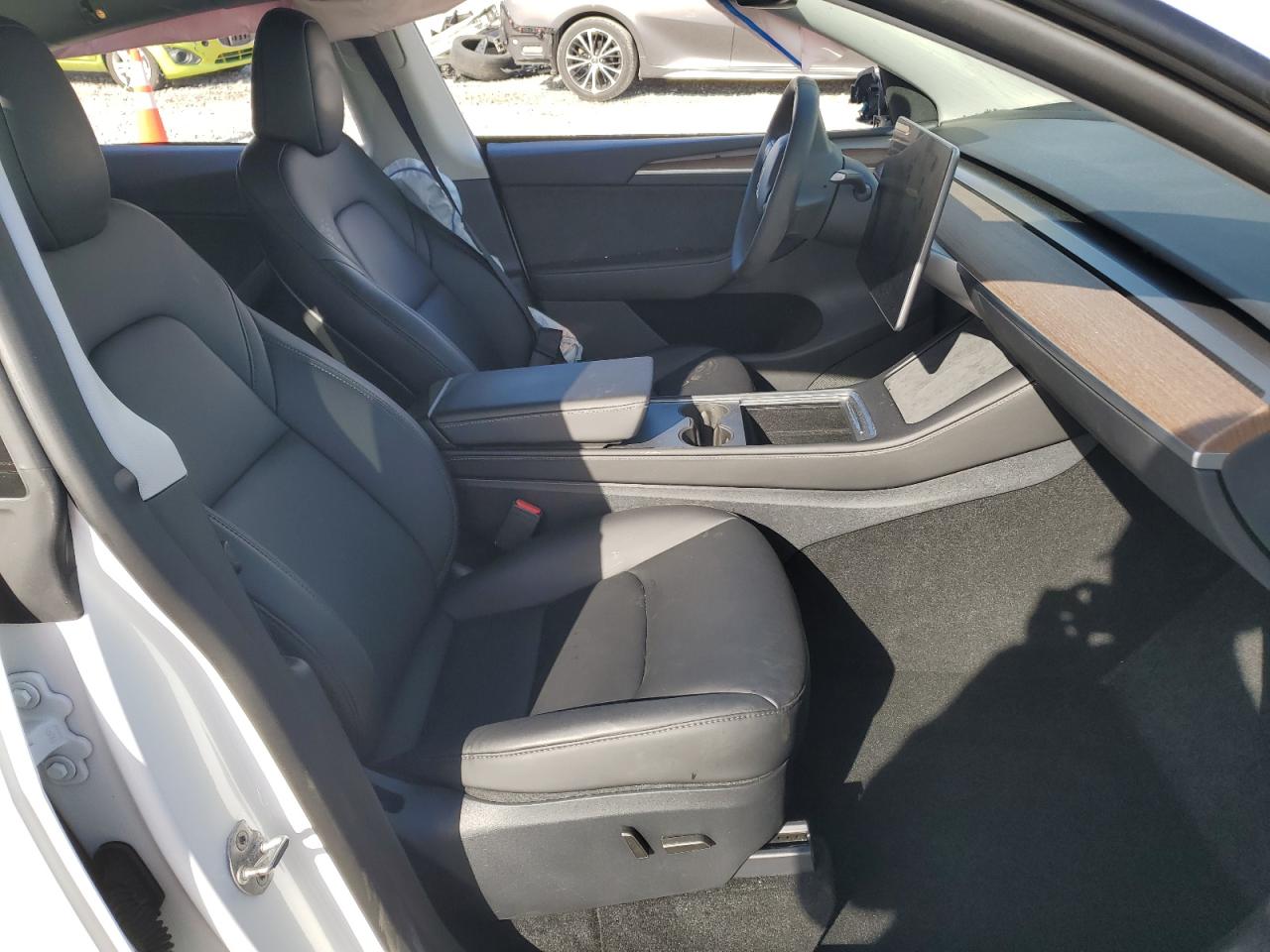 2024 Tesla Model Y VIN: 7SAYGDEE5RF200643 Lot: 91002645