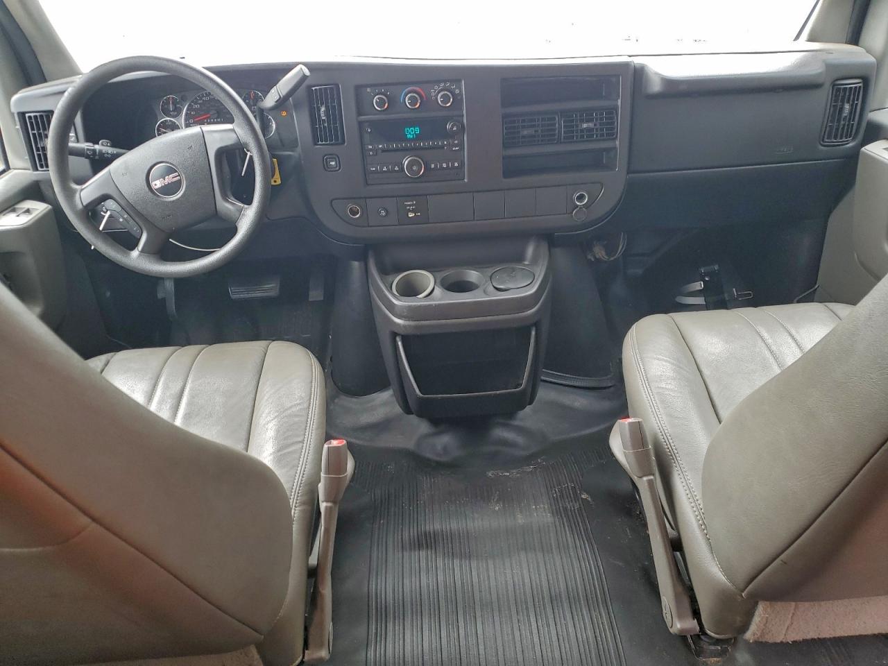 2010 GMC Savana G3500 Ls VIN: 1GJ2GZDG5A1180158 Lot: 91743295