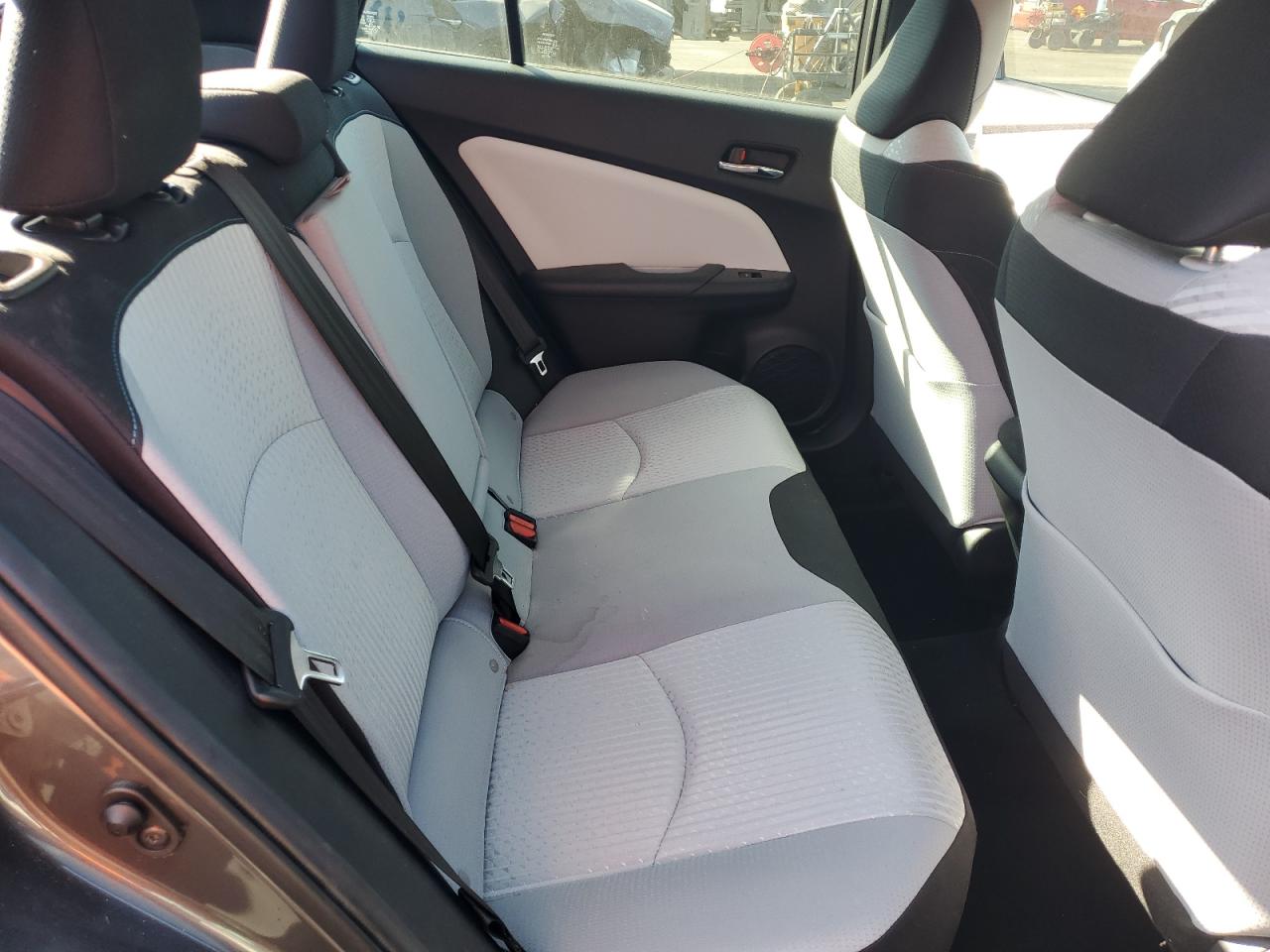 2018 Toyota Prius VIN: JTDKARFU8J3550132 Lot: 91038235