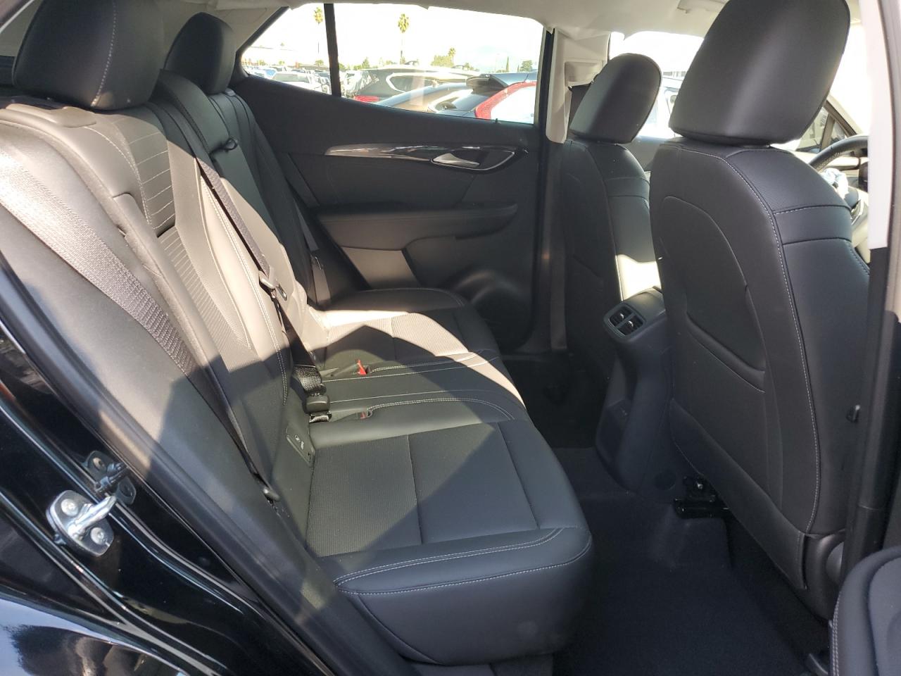 2025 Buick Envision Preferred VIN: LRBFZKE44SD073745 Lot: 92949025