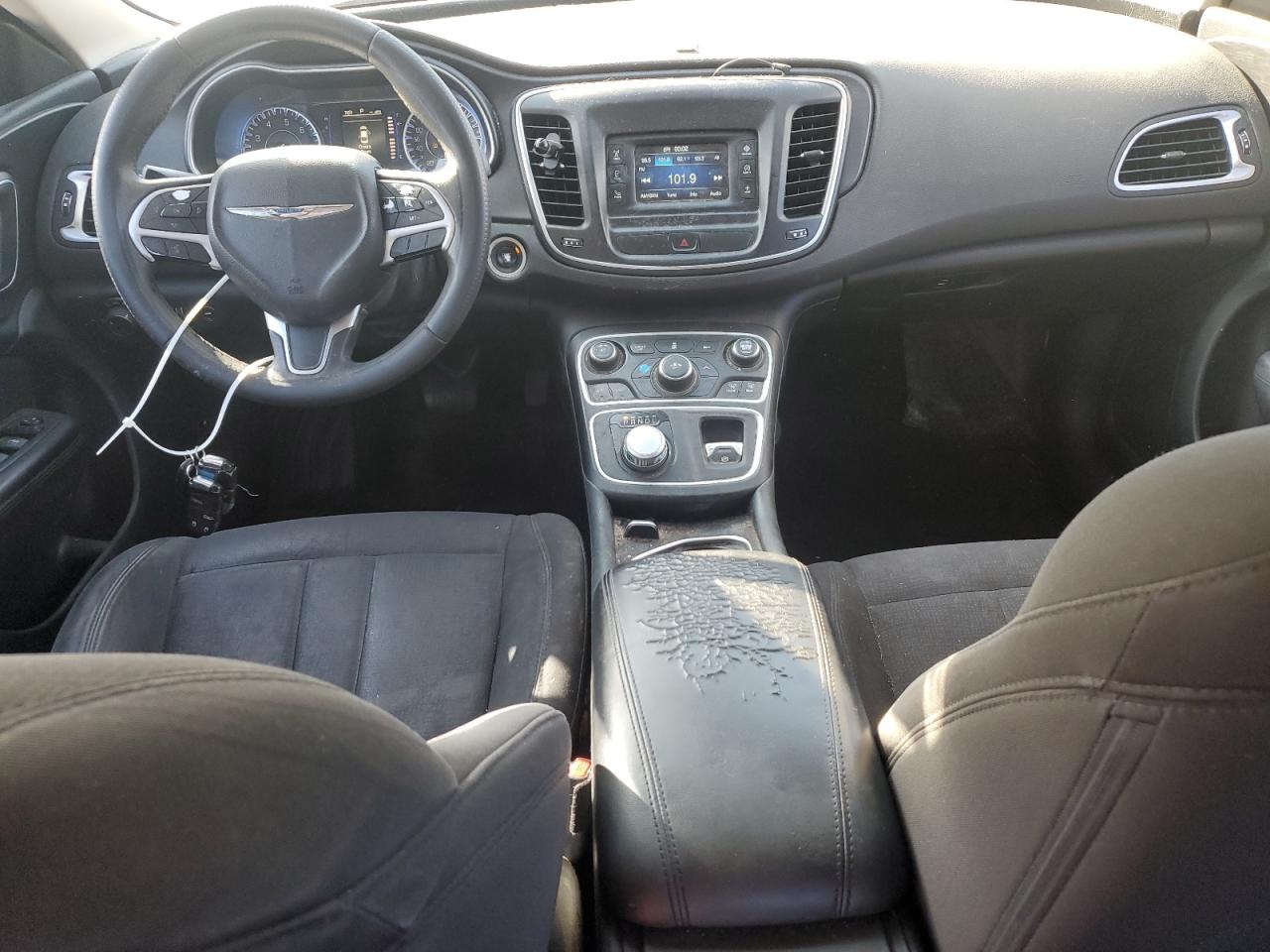 2015 Chrysler 200 Limited VIN: 1C3CCCAB6FN693811 Lot: 91445565