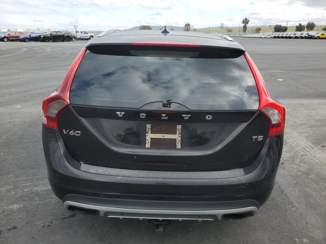 2015 Volvo V60 Premier VIN: YV126MEB3F1186073 Lot: 93159405