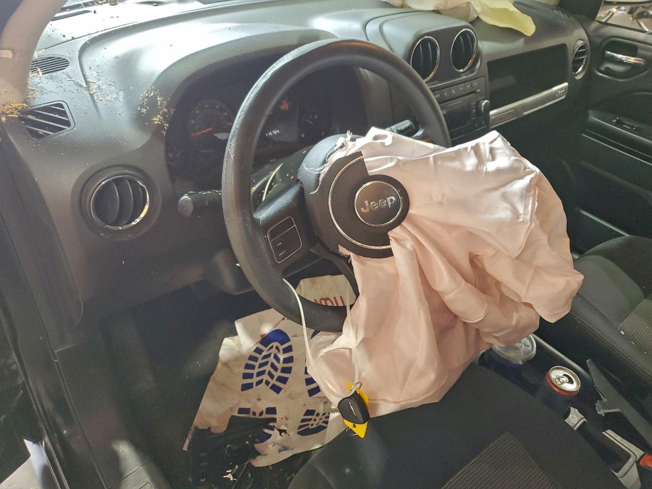 2016 Jeep Compass Sport VIN: 1C4NJCBA3GD704934 Lot: 93718845