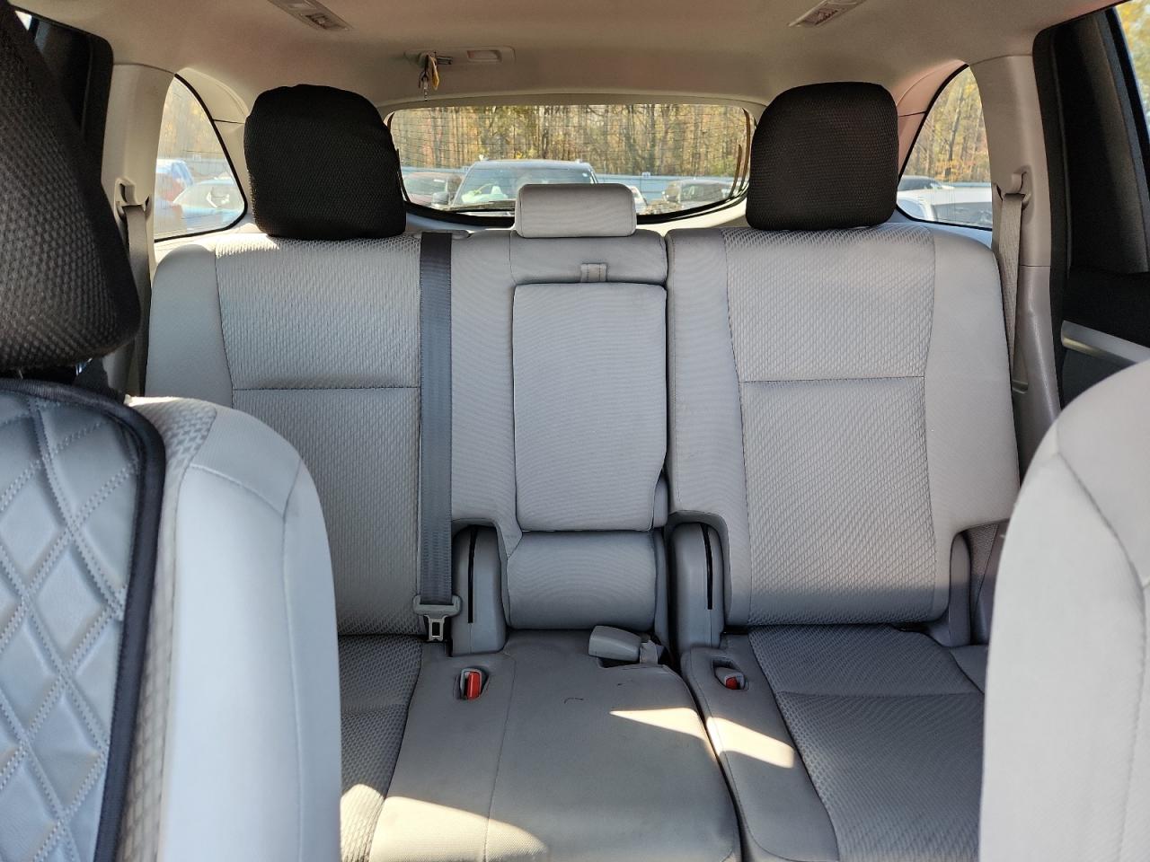 2017 Toyota Highlander Le VIN: 5TDBZRFH8HS385431 Lot: 91065075