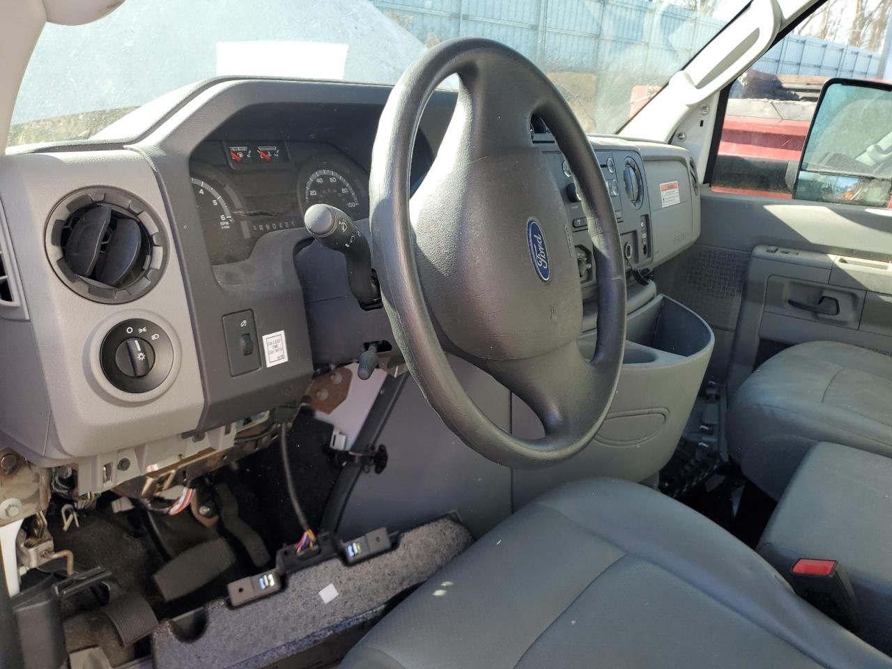 2019 Ford Econoline E350 Super Duty Cutaway Van VIN: 1FDWE3F68KDC37822 Lot: 89677785