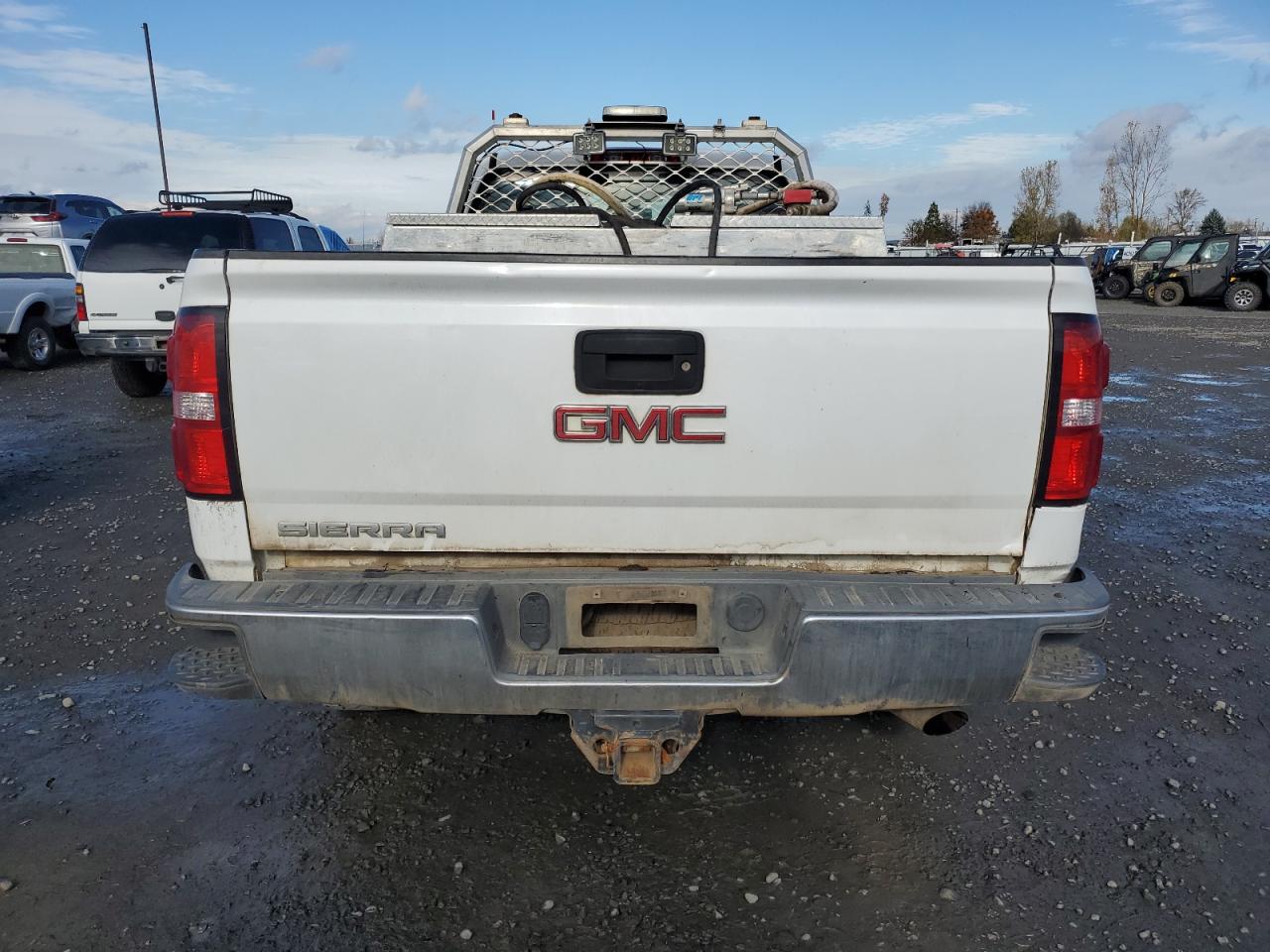 2018 GMC Sierra K2500 Heavy Duty VIN: 1GT02REG2JZ255718 Lot: 91916345