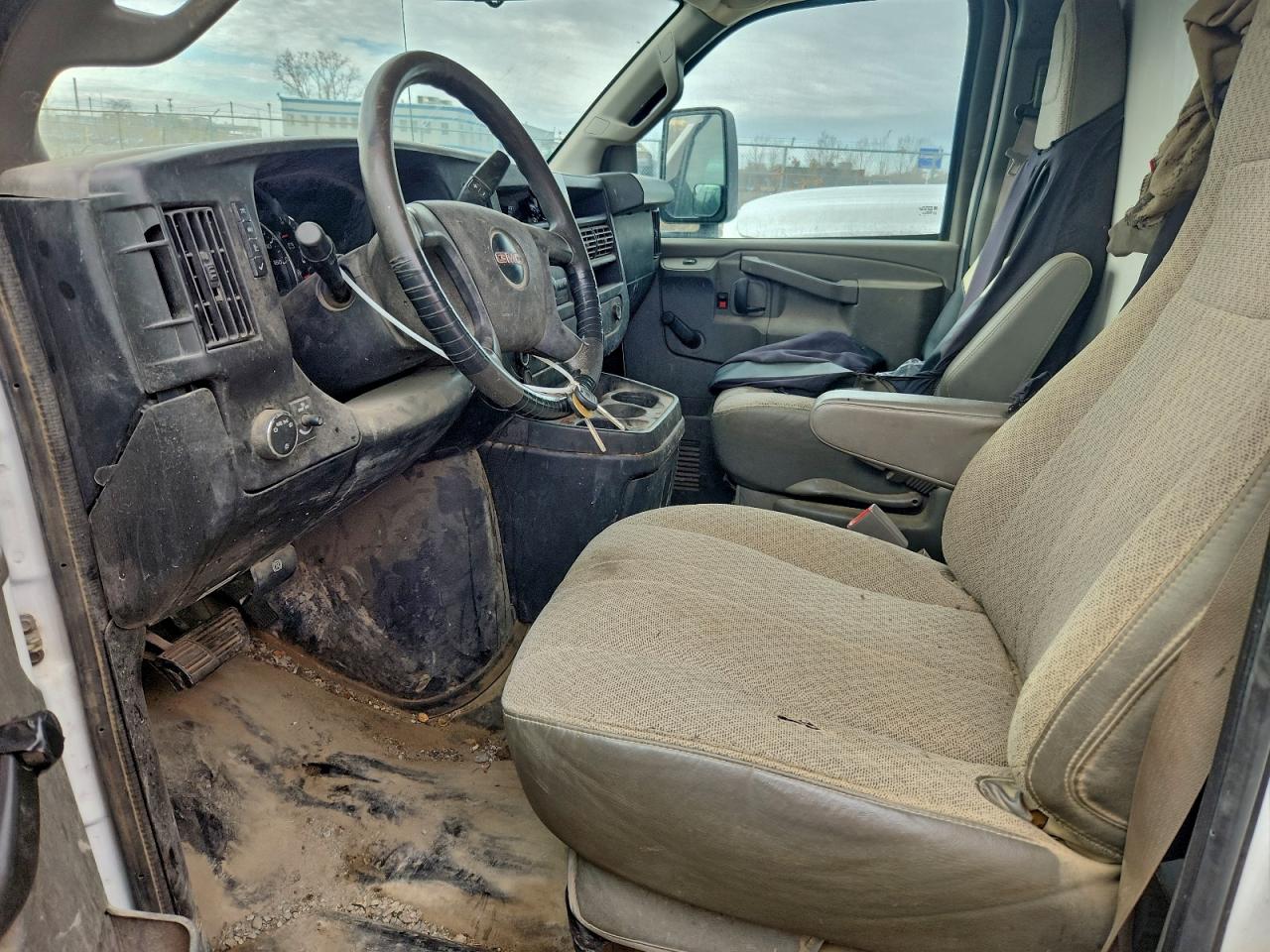 2018 GMC Savana Cutaway G3500 VIN: 1GD07RFP5J1250748 Lot: 93702335