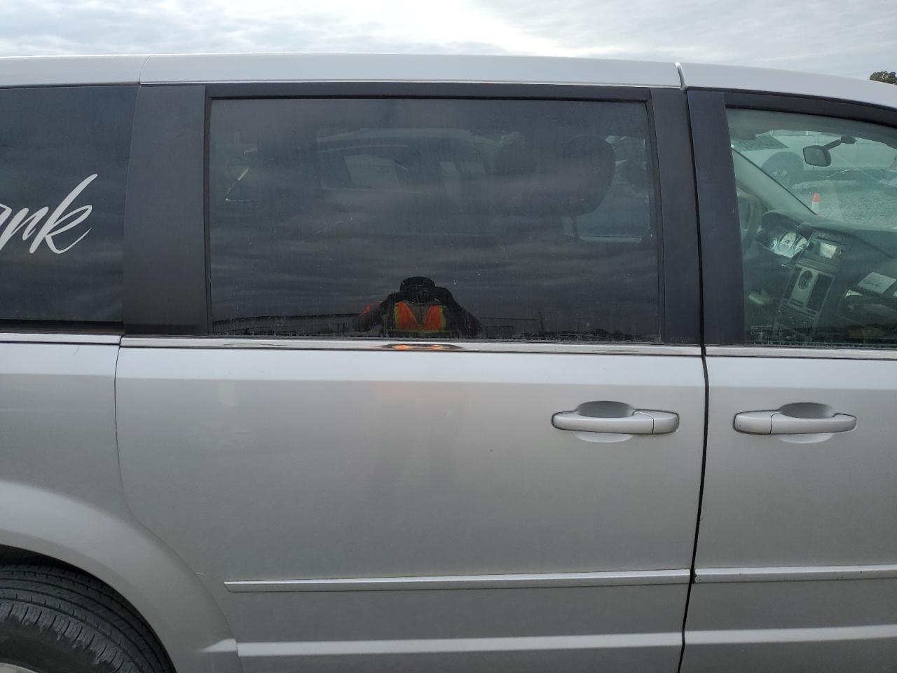 2010 Chrysler Town & Country VIN: 2A4RR4DE1AR214877 Lot: 92342435