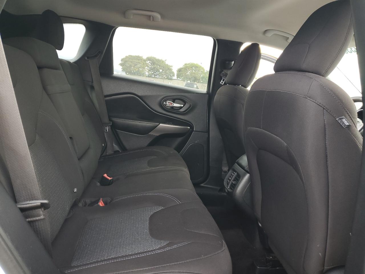 2019 Jeep Cherokee Latitude VIN: 1C4PJLCB5KD187399 Lot: 93368765