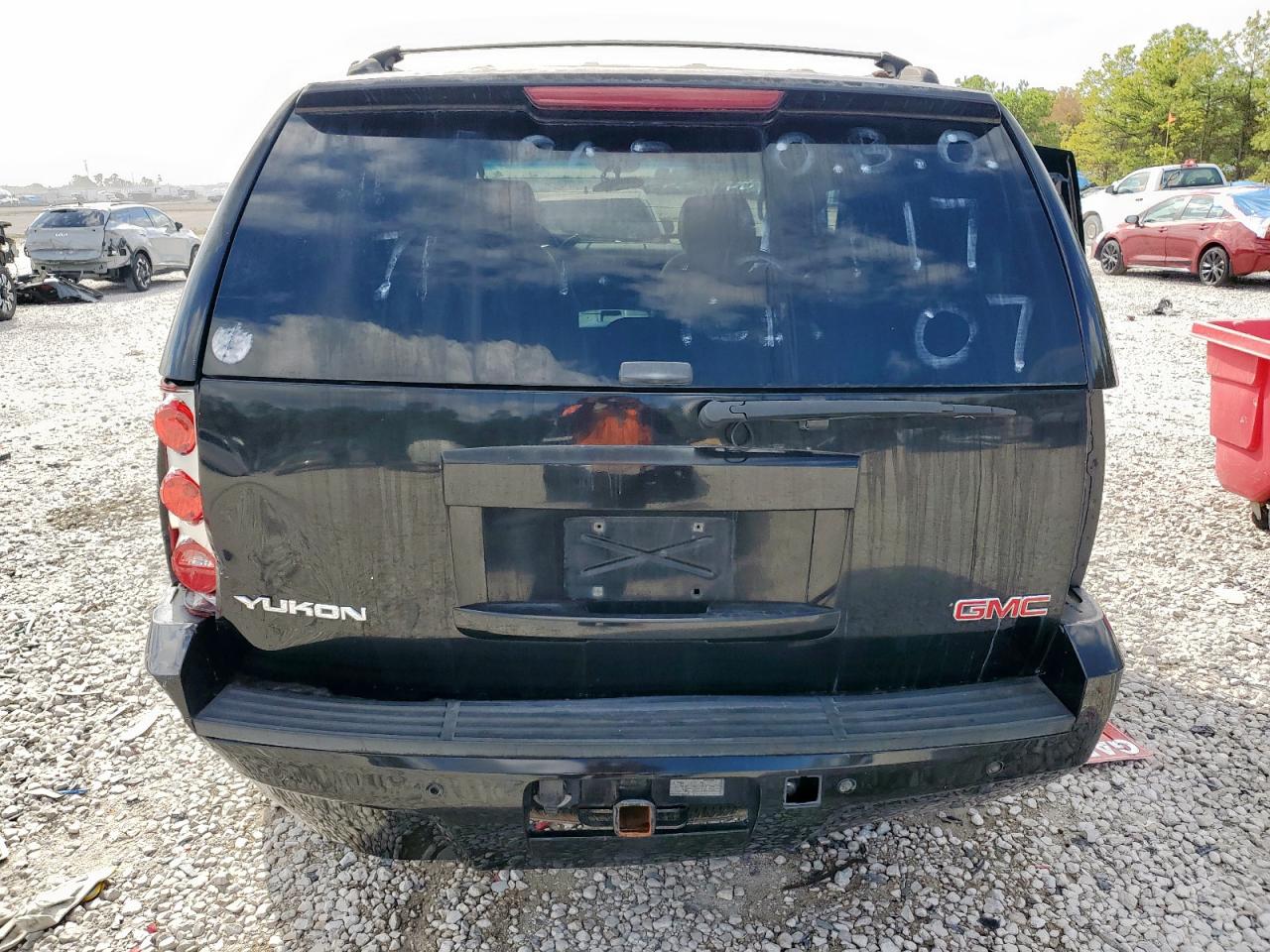 2007 GMC Yukon VIN: 1GKFC130X7R186711 Lot: 92330815