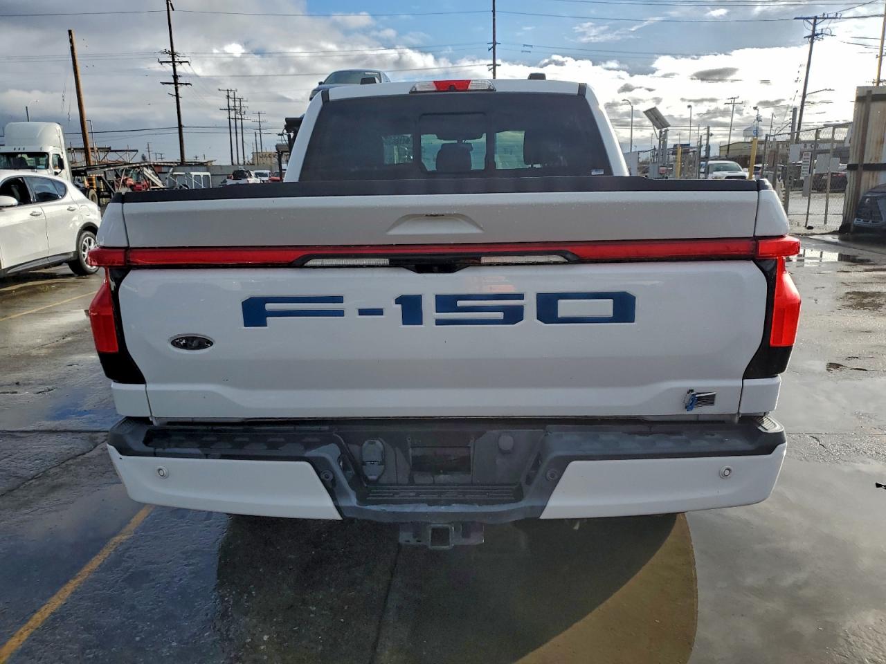 2022 Ford F150 Lightning Pro VIN: 1FT6W1EV7NWG05527 Lot: 94166395