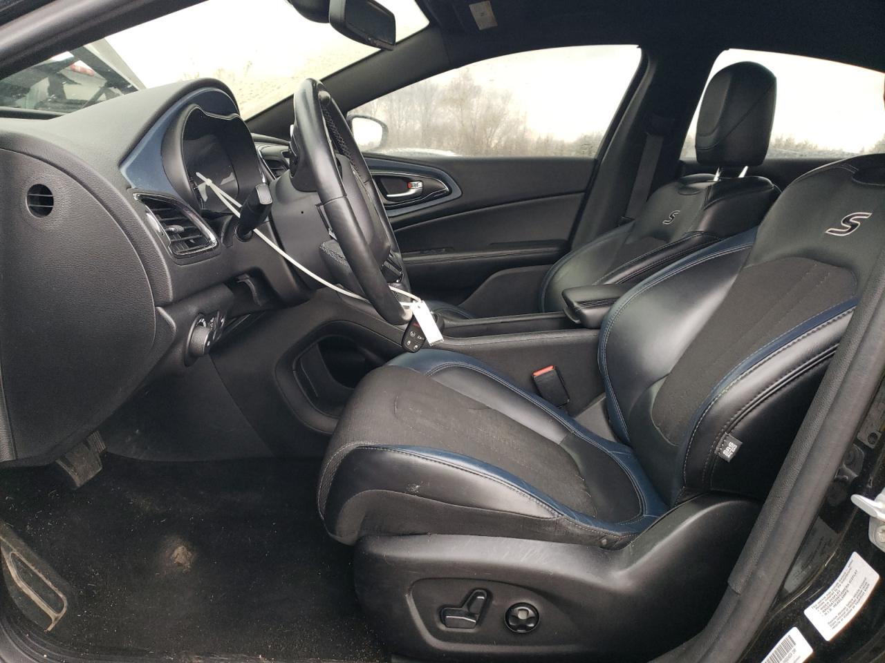 2016 Chrysler 200 S VIN: 1C3CCCDG4GN126165 Lot: 92109605