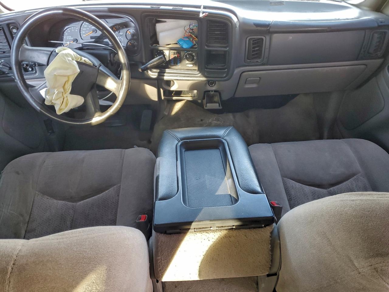 2004 Chevrolet Tahoe K1500 VIN: 1GNEK13V64J103718 Lot: 93905575