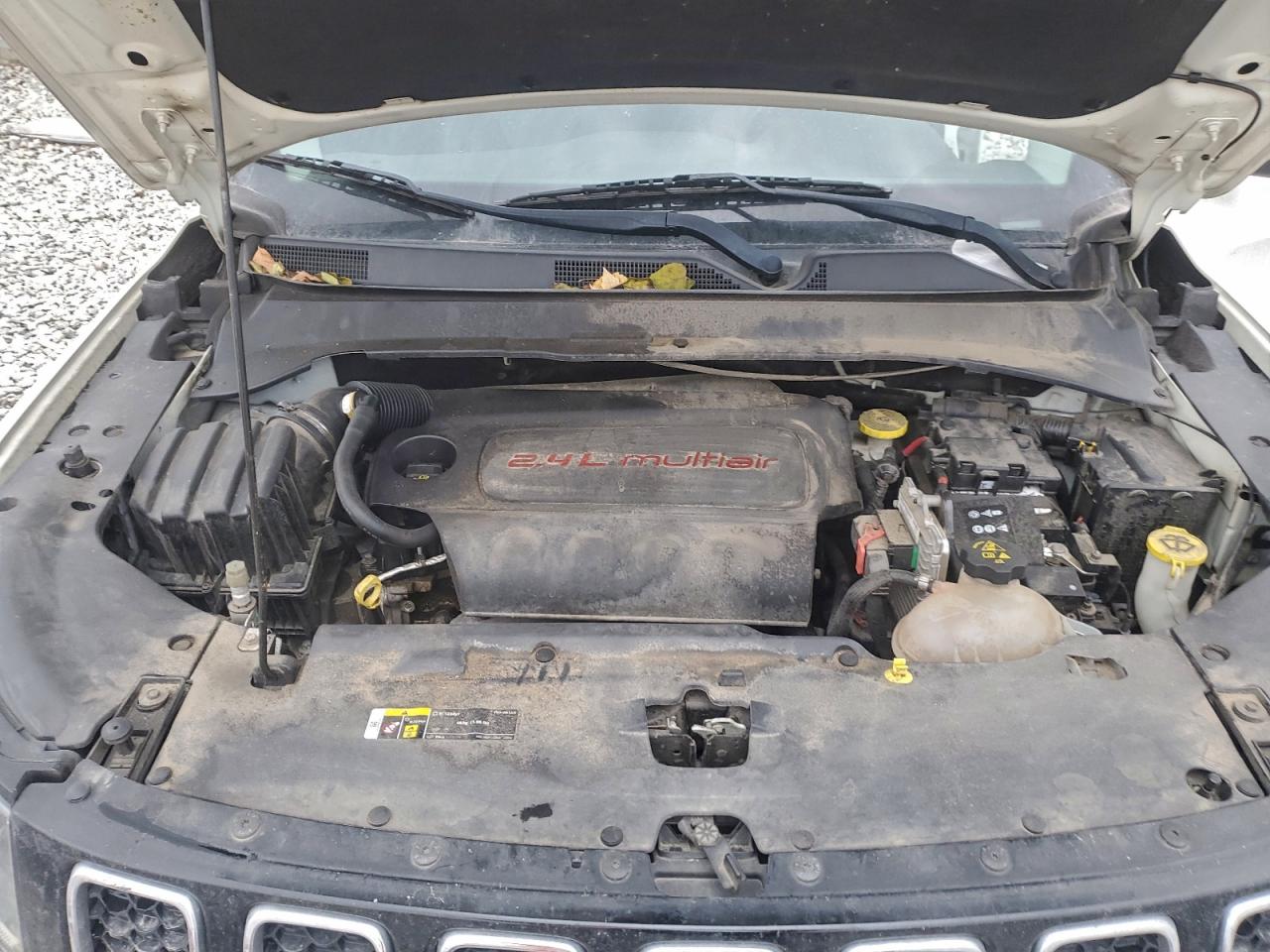 2018 Jeep Compass Latitude VIN: 3C4NJDBB9JT418618 Lot: 92929905