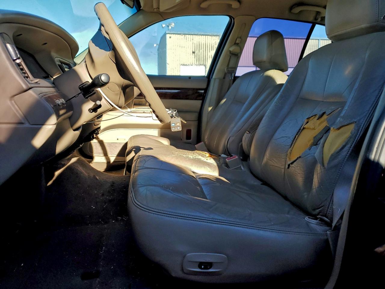 2004 Mercury Grand Marquis Gs VIN: 2MEFM74W44X668394 Lot: 94500025