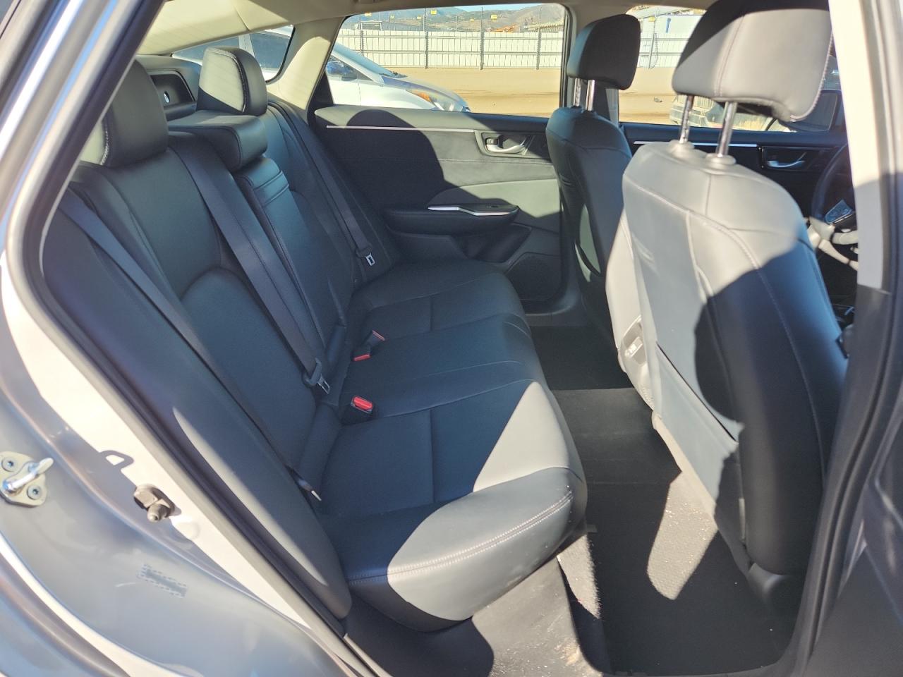 2018 Honda Clarity Touring VIN: JHMZC5F37JC004378 Lot: 92822995