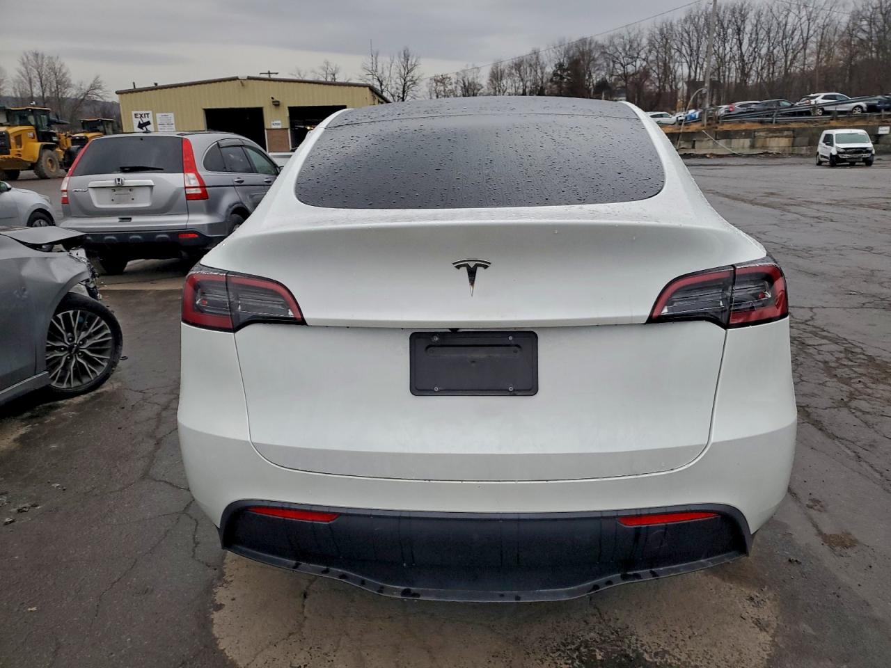 2023 Tesla Model Y VIN: 7SAYGDEE0PF666882 Lot: 94489015