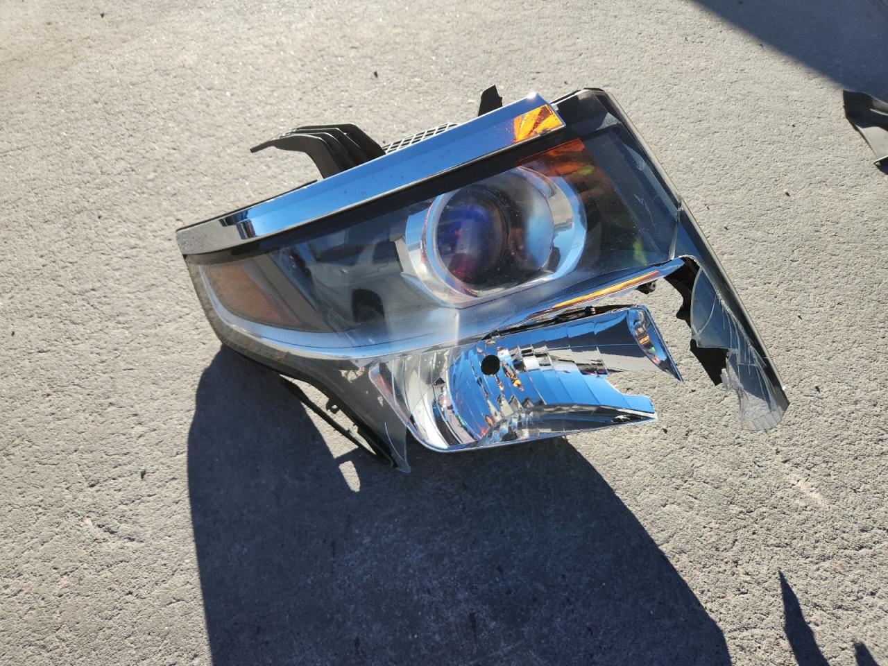 2015 Chevrolet Suburban K1500 Lt VIN: 1GNSKJKC7FR100219 Lot: 93210085