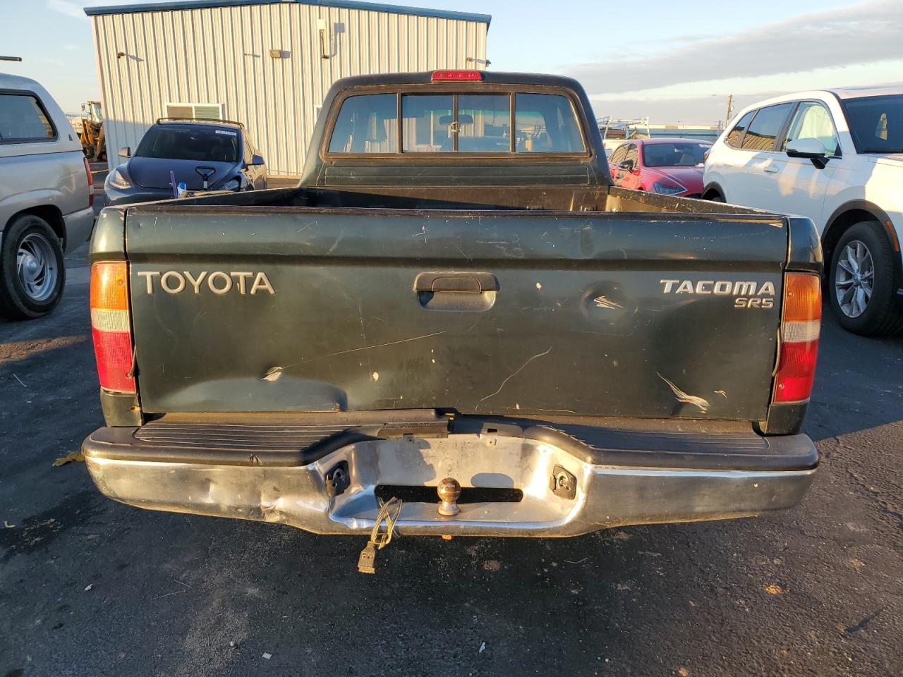 1998 Toyota Tacoma Xtracab VIN: 4TAVL52N8WZ070705 Lot: 93143405