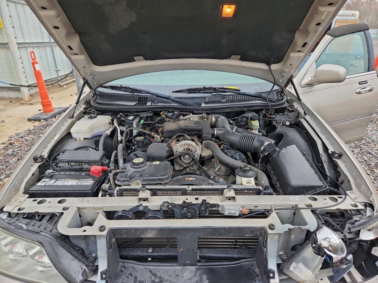 2003 Lincoln Town Car Executive VIN: 1LNHM81W13Y606384 Lot: 94054245