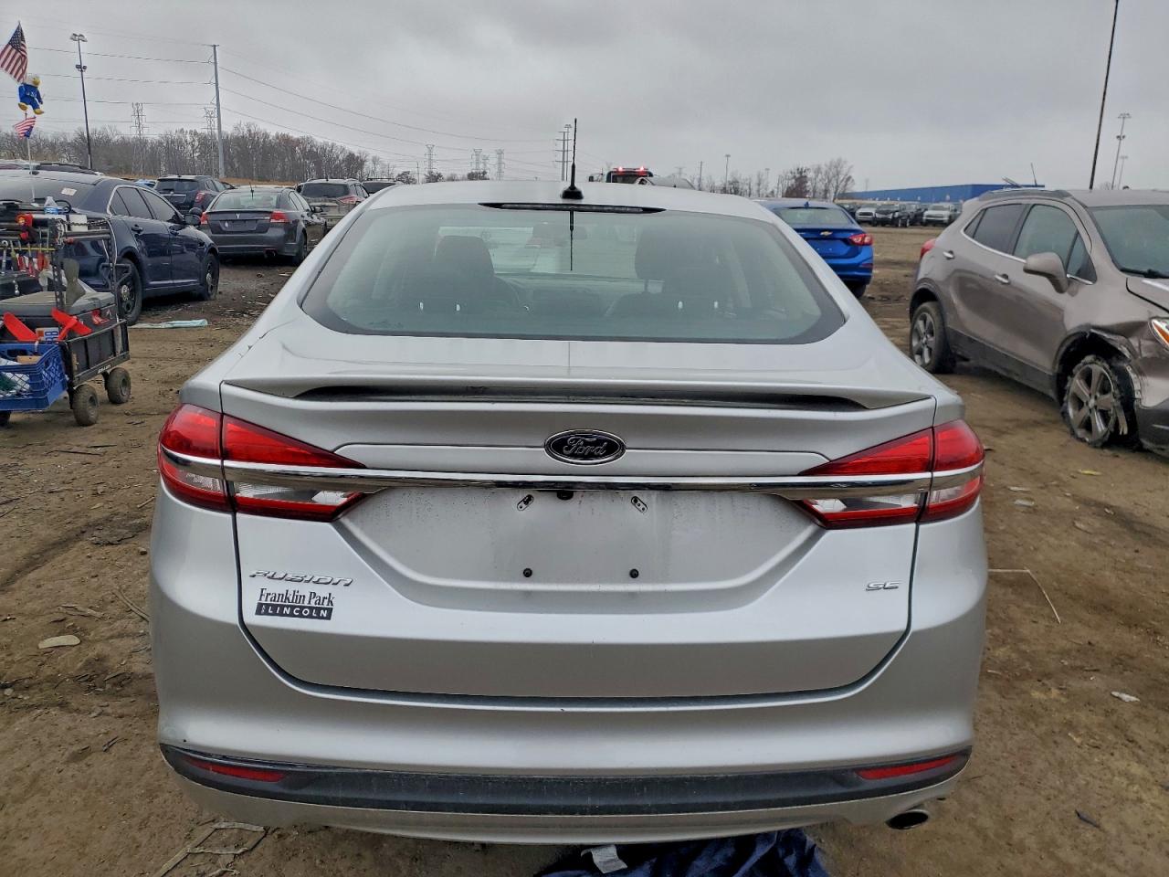 2018 Ford Fusion Se VIN: 3FA6P0H70JR105300 Lot: 93354625
