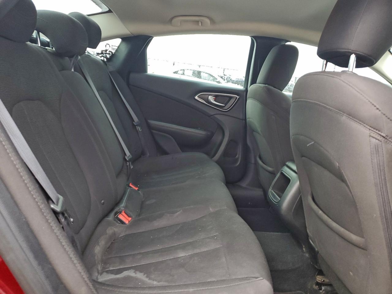 2015 Chrysler 200 Limited VIN: 1C3CCCAB3FN724187 Lot: 93882725