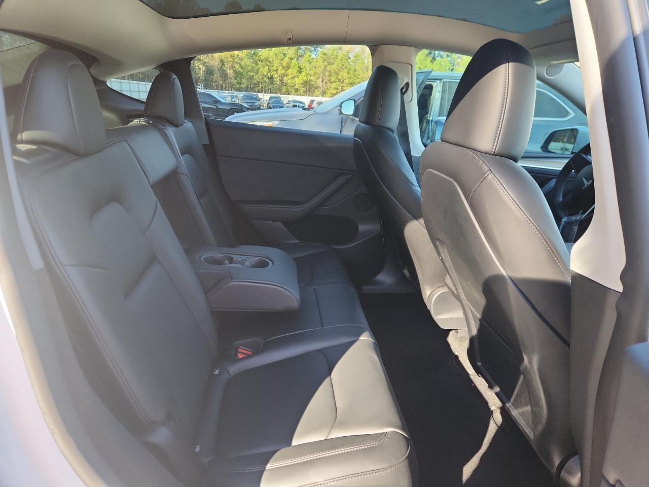 2022 Tesla Model Y VIN: 7SAYGDEE4NA013479 Lot: 92576225