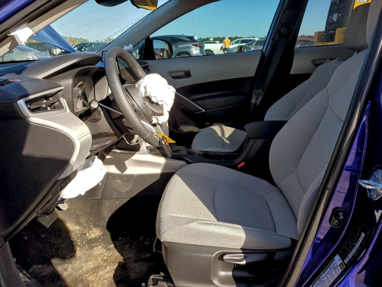 2025 Toyota Corolla Cross Le VIN: 7MUBAAAG9SV143073 Lot: 92689065