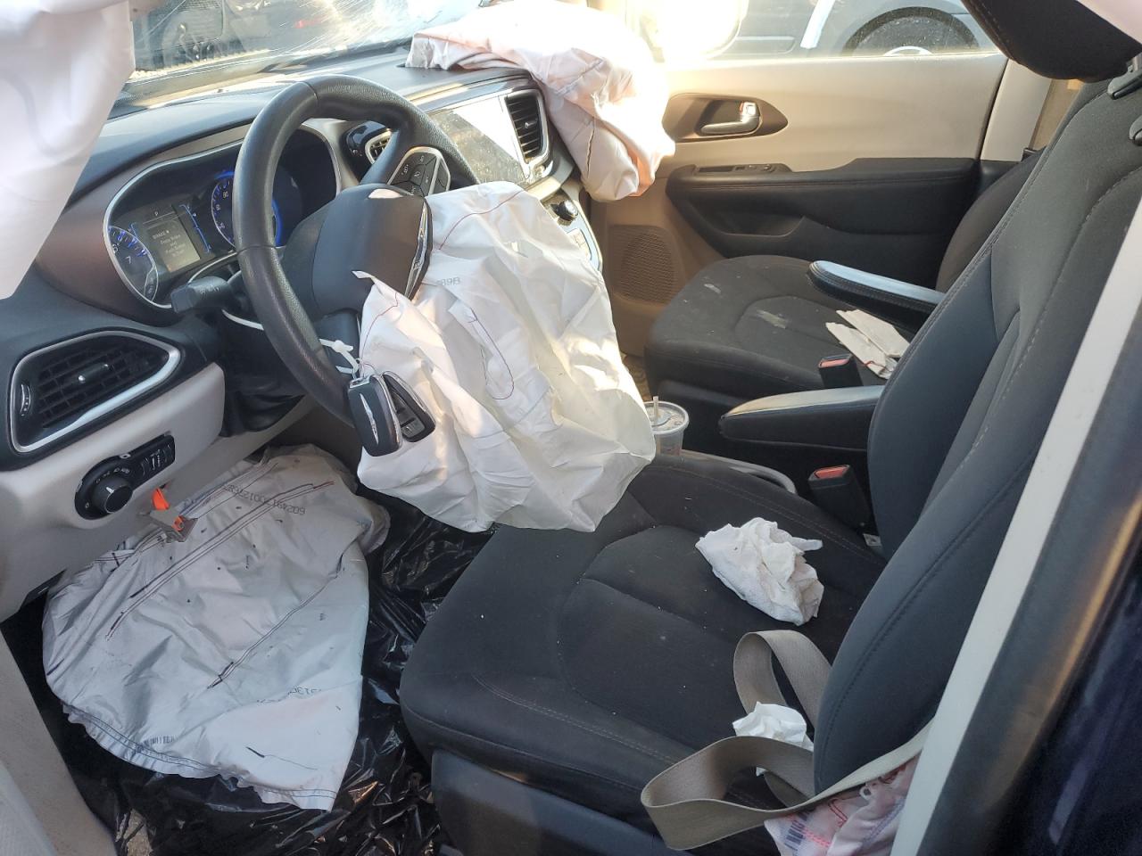 2017 Chrysler Pacifica Touring VIN: 2C4RC1DG4HR610481 Lot: 82526725